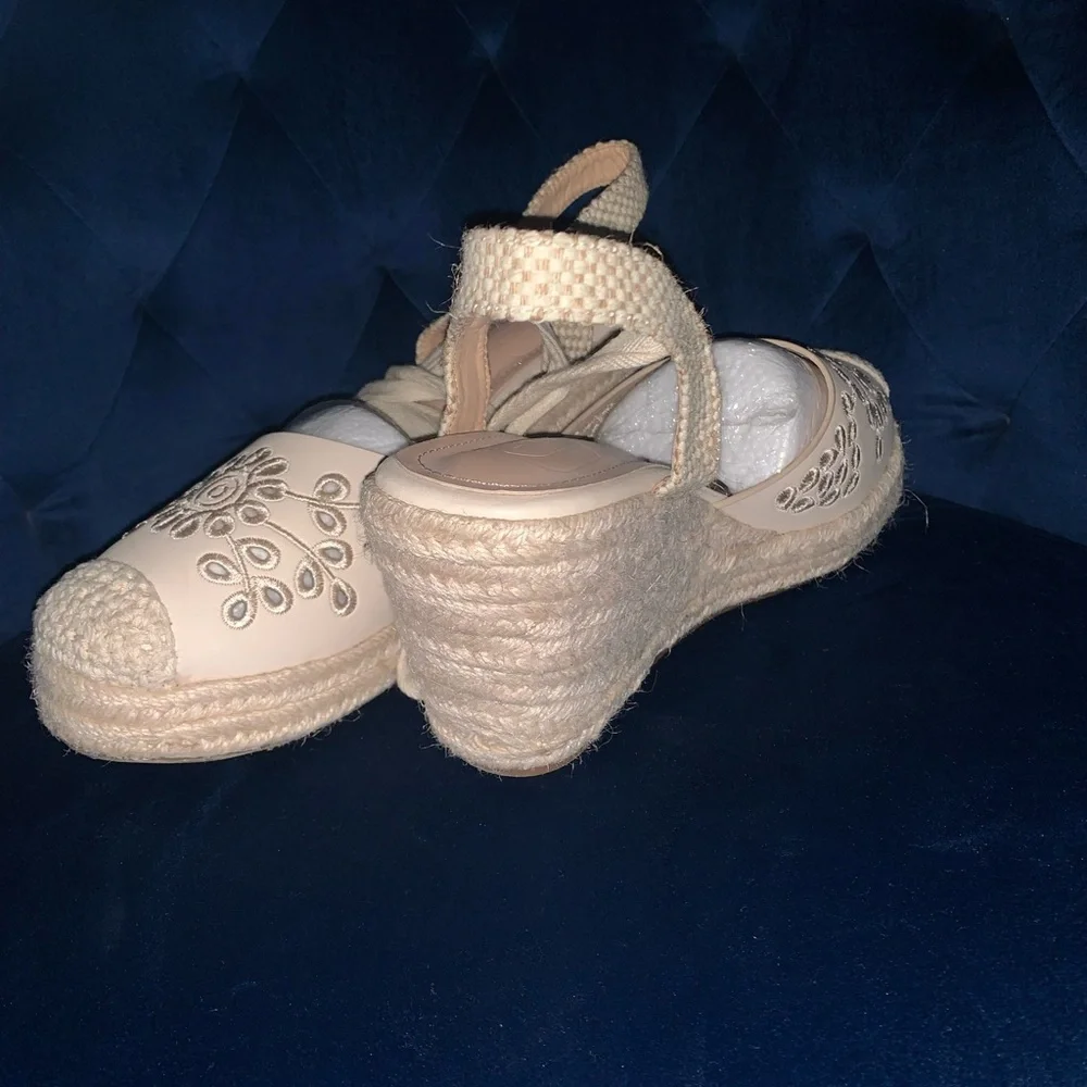 Cream Wedges